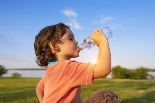 Hidratación Infantil y Deporte: Cuidando la Salud de Nuestros Pequeños Atletas con Hiplus