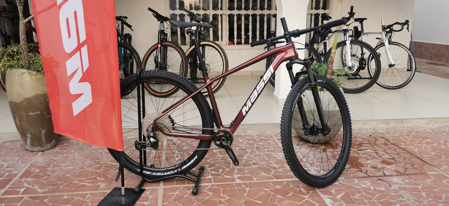 Massi - Team Performance 1x12v - Tallas S,M/L Carbono - Color Guindo