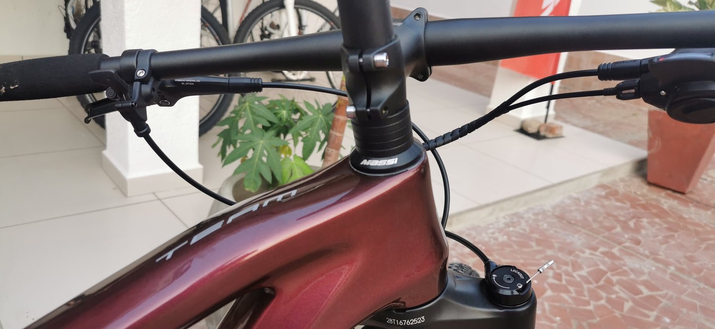 Massi - Team Performance 1x12v - Tallas S,M/L Carbono - Color Guindo