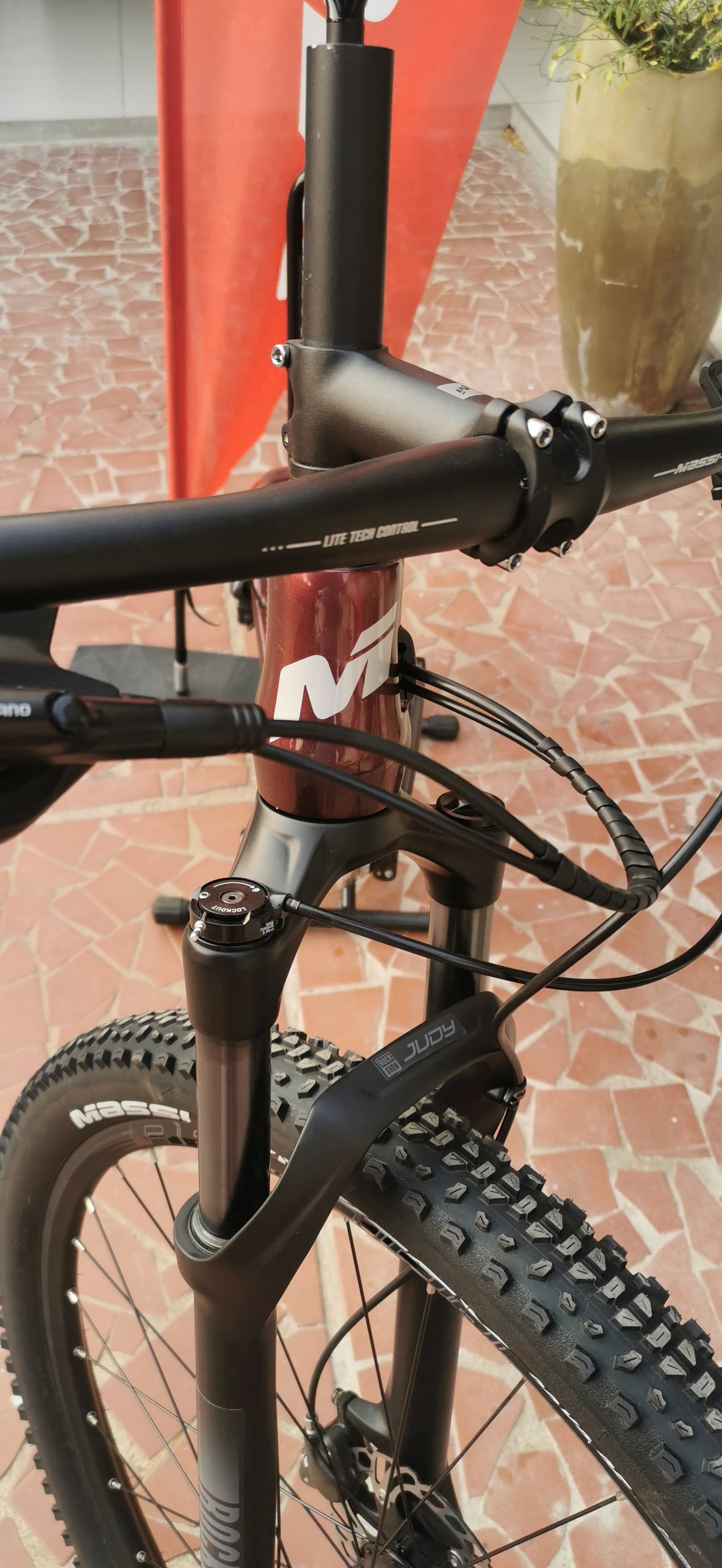 Massi - Team Performance 1x12v - Tallas S,M/L Carbono - Color Guindo